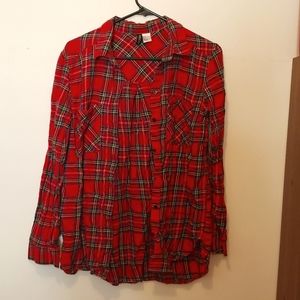 EUC H&M Divided Button-Up Collared Shirt - Size 6 (Red Plaid)